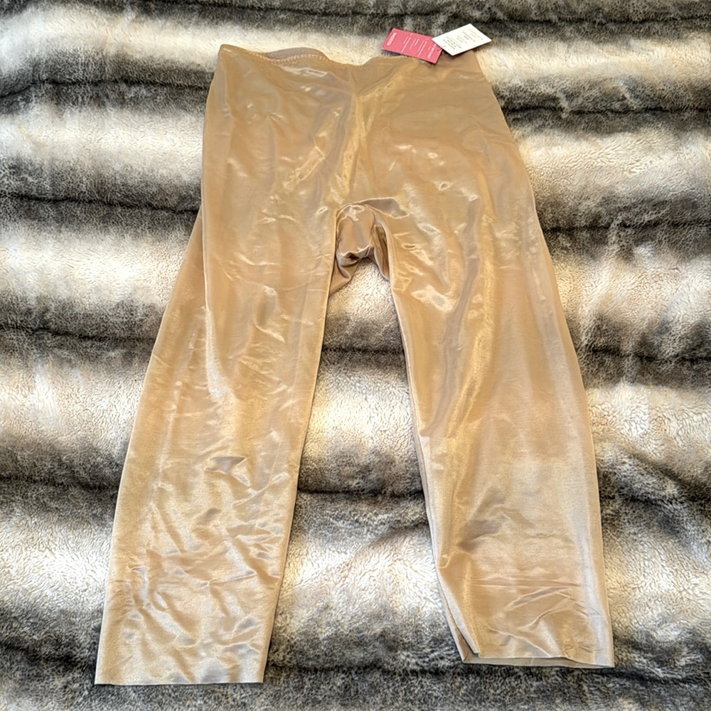 Spanx Large Invisible Capris Shapewear: NEW